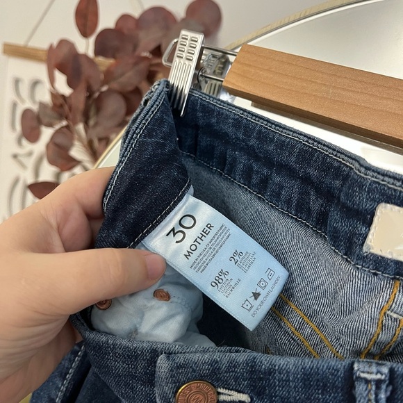 MOTHER The Looker in Dark Blue Flowers from the Storm Skinny Jeans - Picture 8 of 11